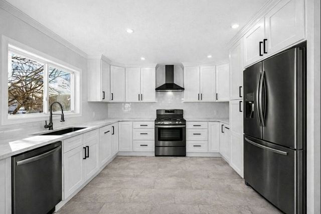 52 Elm Street, Haverhill, MA 01830