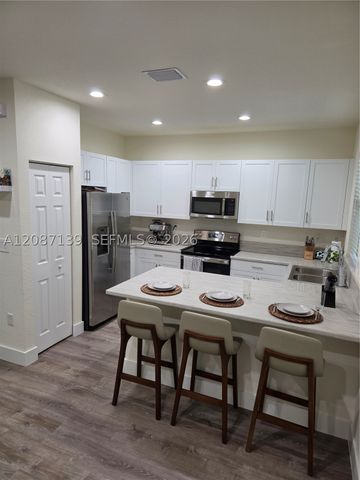 11079 W 32nd Ln, Hialeah, FL 33018