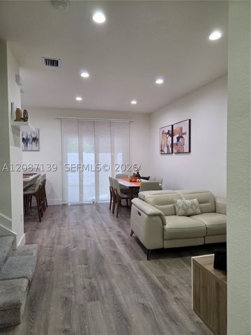 11079 W 32nd Ln, Hialeah, FL 33018