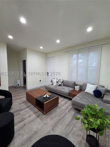 11079 W 32nd Ln, Hialeah, FL 33018
