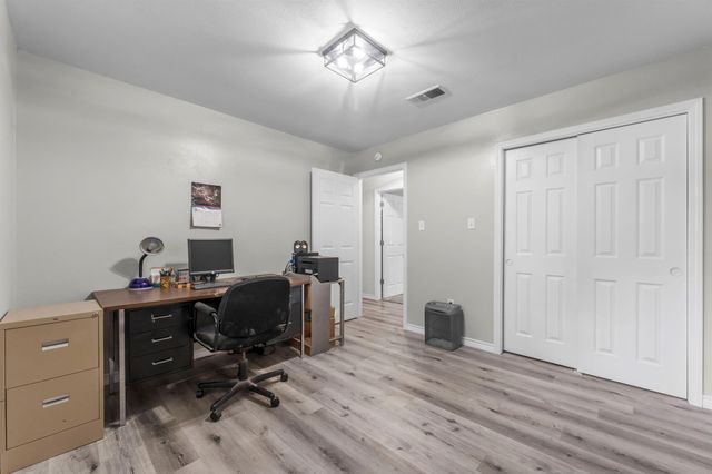 209 Summit Drive, Conroe, TX 77303