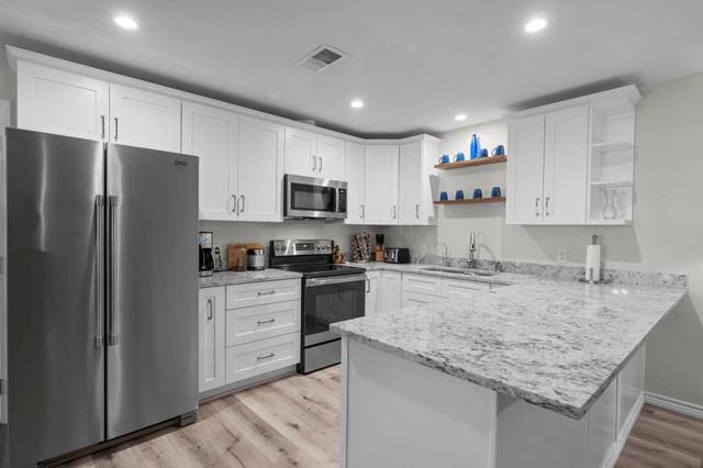 209 Summit Drive, Conroe, TX 77303