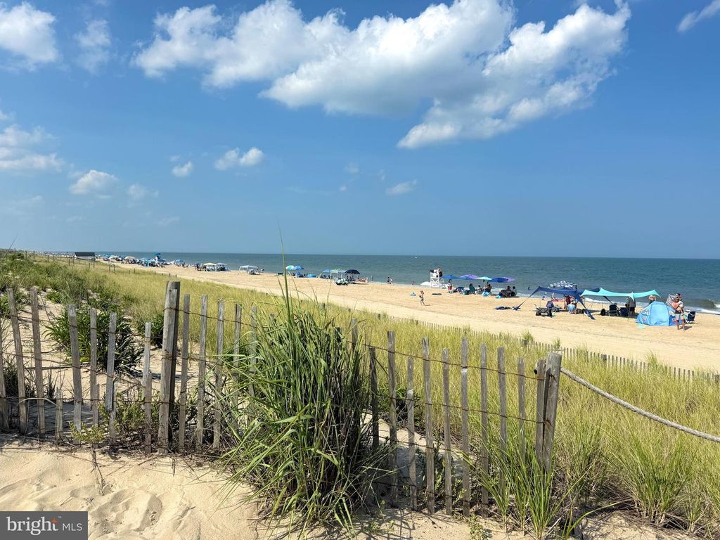 401 PERIWINKLE RD, South Bethany, DE 19930