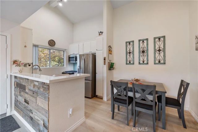 24474 Valle Del Oro 201, Newhall, CA 91321