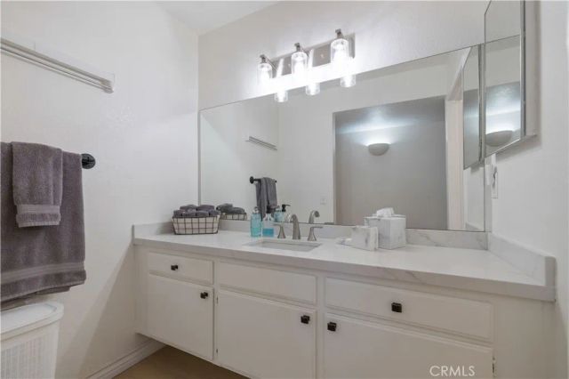 24474 Valle Del Oro 201, Newhall, CA 91321