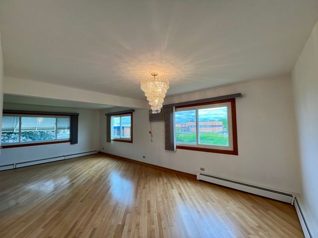 8887 N Grace Avenue 2, Niles, IL 60714