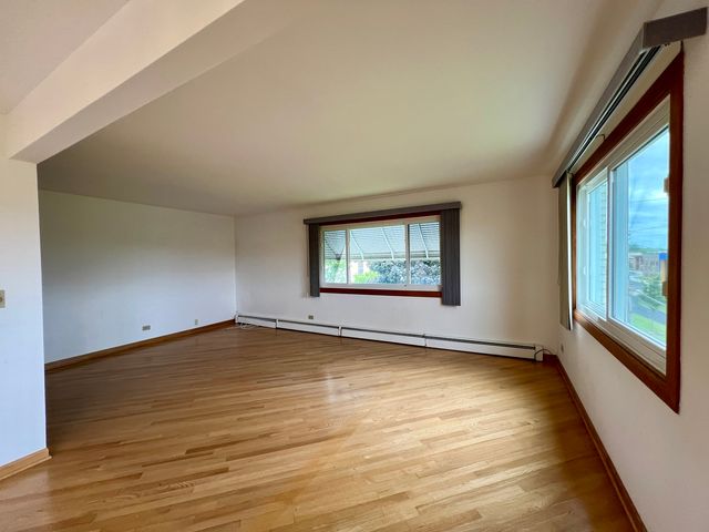 8887 N Grace Avenue 2, Niles, IL 60714