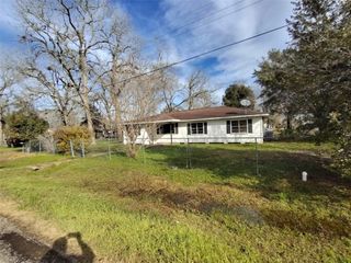 721 E Emily Avenue, Wharton, TX 77488