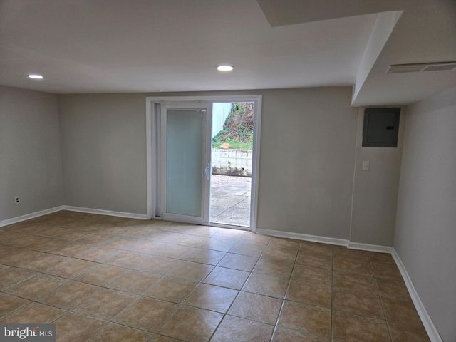 839 W BELLS MILL RD, Philadelphia, PA 19128