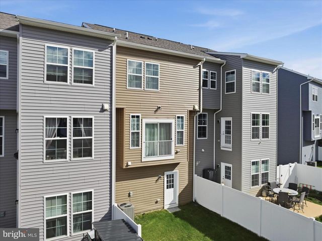 240 HUSKY TRL, Martinsburg, WV 25403