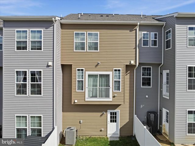 240 HUSKY TRL, Martinsburg, WV 25403