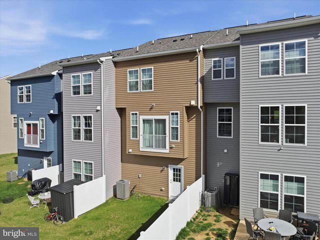 240 HUSKY TRL, Martinsburg, WV 25403