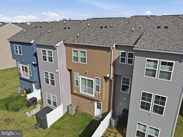 240 HUSKY TRL, Martinsburg, WV 25403