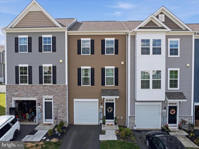 240 HUSKY TRL, Martinsburg, WV 25403