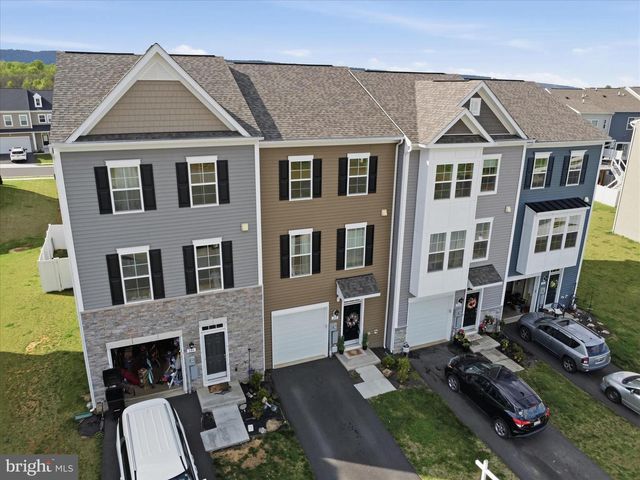 240 HUSKY TRL, Martinsburg, WV 25403