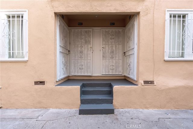 960 S Kingsley, Los Angeles, CA 90006