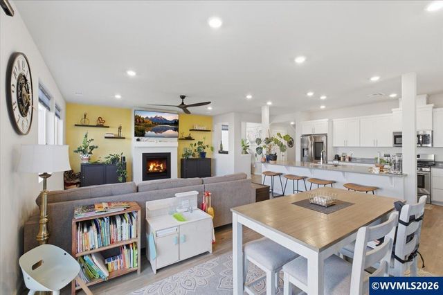 1567 Stasny Av SE, Albany, OR 97322