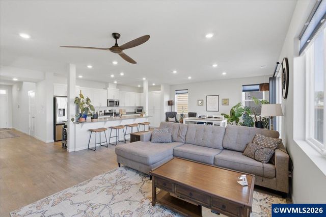 1567 Stasny Av SE, Albany, OR 97322