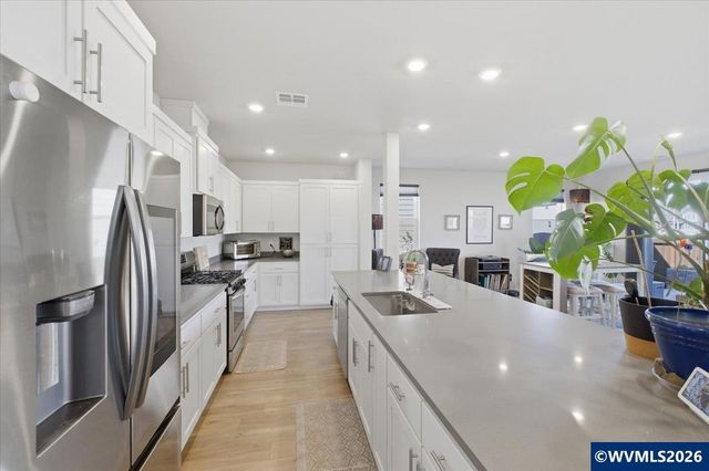 1567 Stasny Av SE, Albany, OR 97322