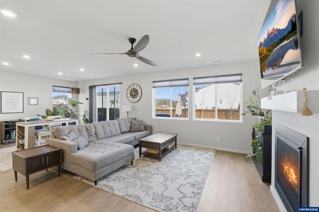 1567 Stasny Av SE, Albany, OR 97322