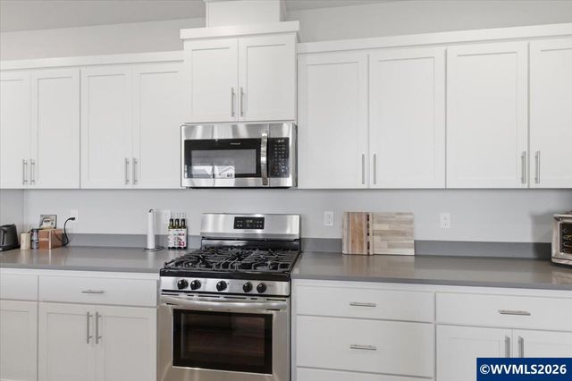 1567 Stasny Av SE, Albany, OR 97322