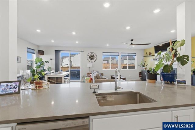 1567 Stasny Av SE, Albany, OR 97322