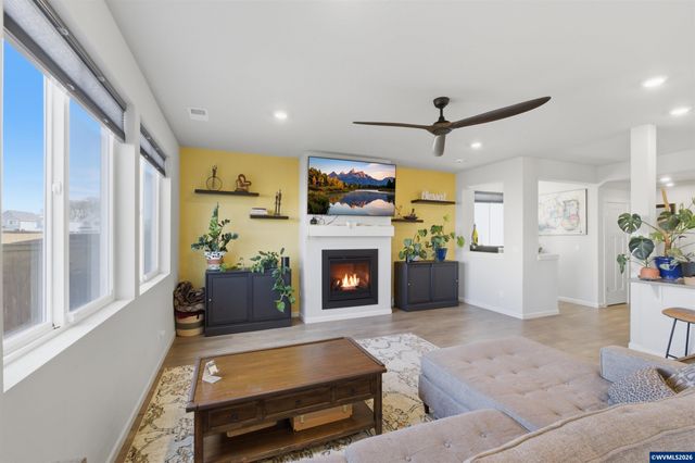 1567 Stasny Av SE, Albany, OR 97322