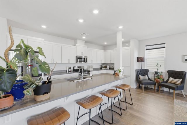 1567 Stasny Av SE, Albany, OR 97322