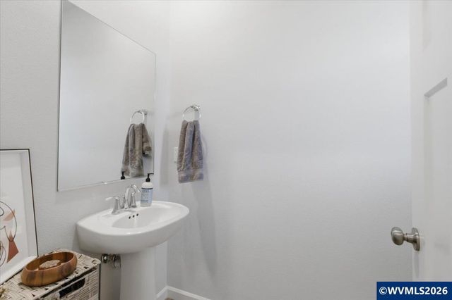 1567 Stasny Av SE, Albany, OR 97322