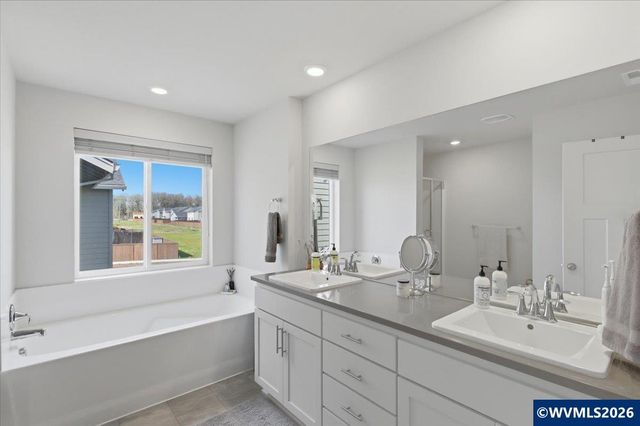 1567 Stasny Av SE, Albany, OR 97322