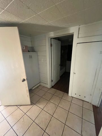 728 Ritchey Street, Gainesville, TX 76240