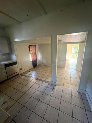 728 Ritchey Street, Gainesville, TX 76240