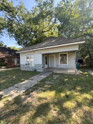 728 Ritchey Street, Gainesville, TX 76240