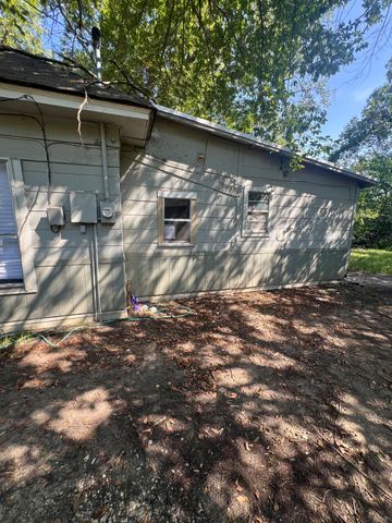 728 Ritchey Street, Gainesville, TX 76240