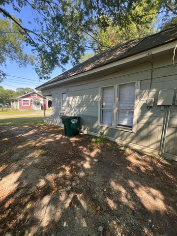 728 Ritchey Street, Gainesville, TX 76240