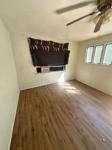 728 Ritchey Street, Gainesville, TX 76240