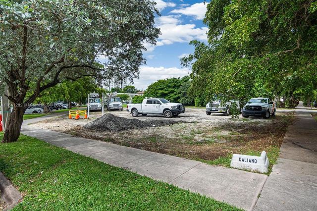 912 E Ponce, Coral Gables, FL 33134