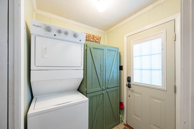 982 LOST CREEK BOAT DK RD, Decaturville, TN 38329