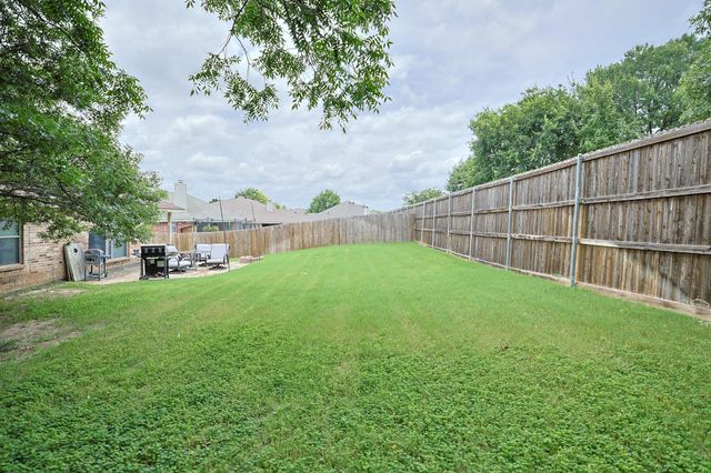 211 Carriage Drive, Willow Park, TX 76087