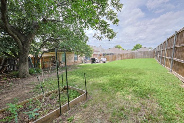 211 Carriage Drive, Willow Park, TX 76087