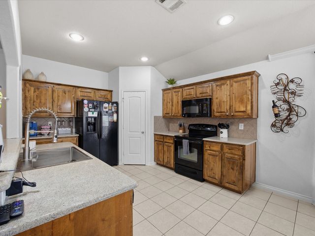 211 Carriage Drive, Willow Park, TX 76087