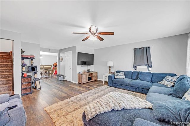 612 N Blacks Corners Road, Imlay City, MI 48444