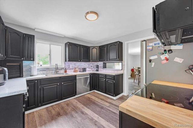 612 N Blacks Corners Road, Imlay City, MI 48444