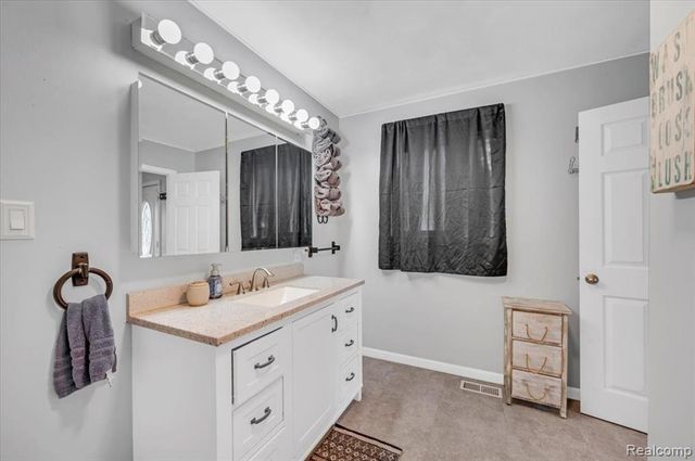612 N Blacks Corners Road, Imlay City, MI 48444