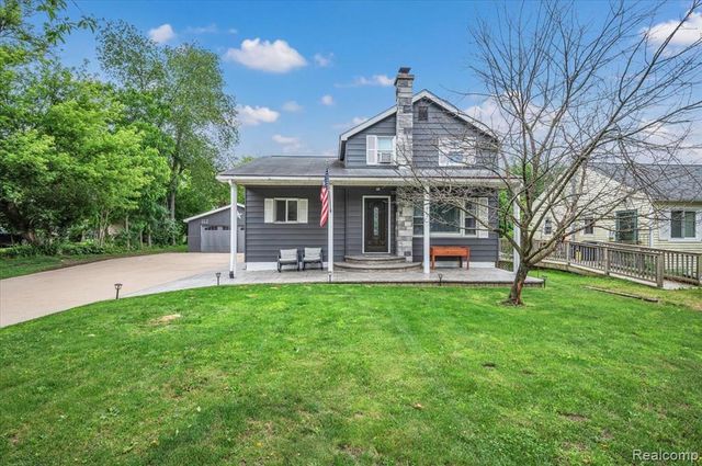 612 N Blacks Corners Road, Imlay City, MI 48444