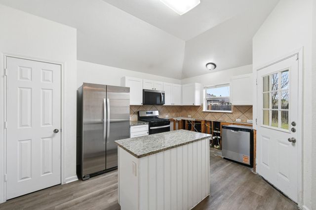 3908 Rocky Shore LN, Pflugerville, TX 78660