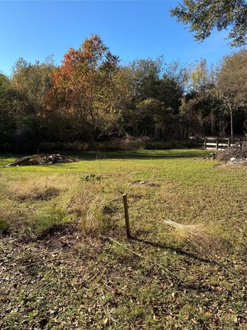 104 Sabine, Huntsville, TX 77320