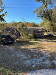 104 Sabine, Huntsville, TX 77320