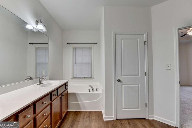 979 Parkside Wood Court, Lawrenceville, GA 30043