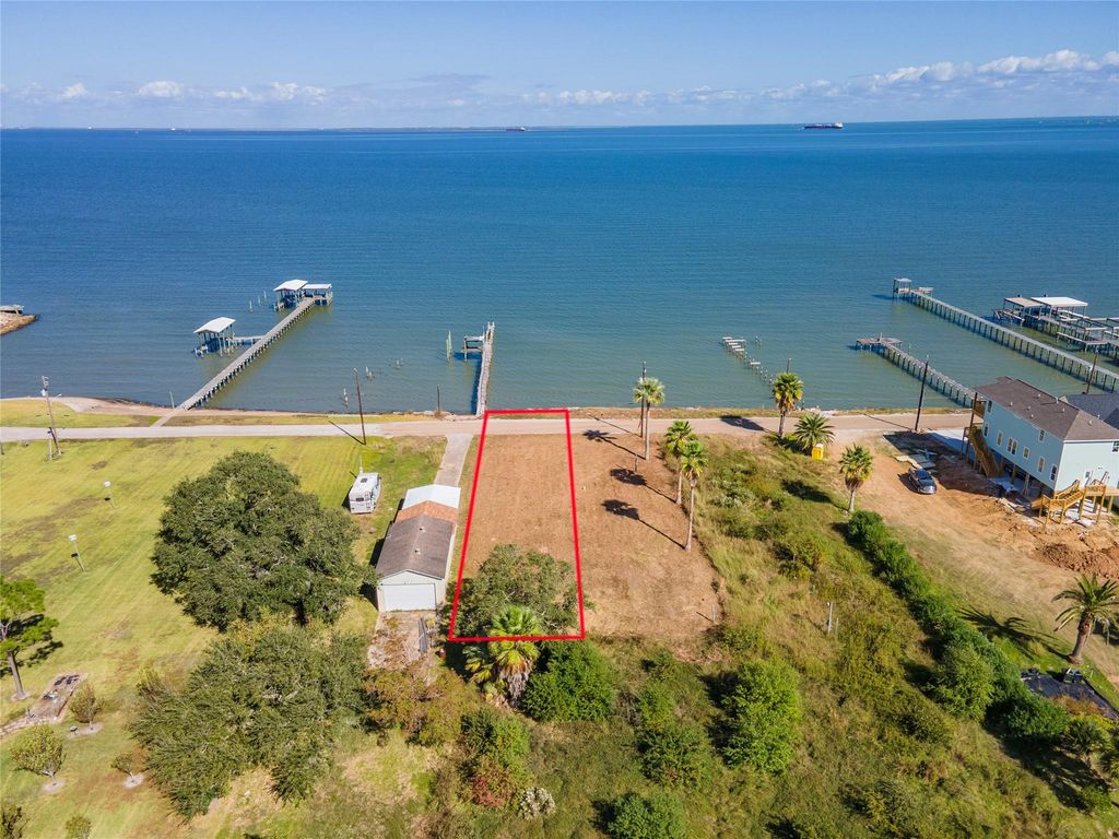 2225 Avenue A, San Leon, TX 77539